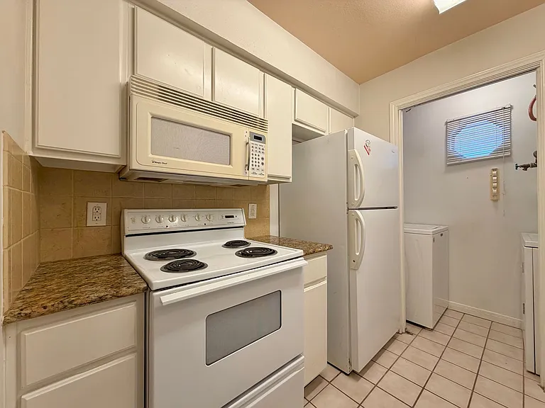 501 W 26th St #308 — Photo 6