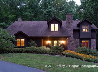 32 Shagbark Ln, Douglassville, PA 19518