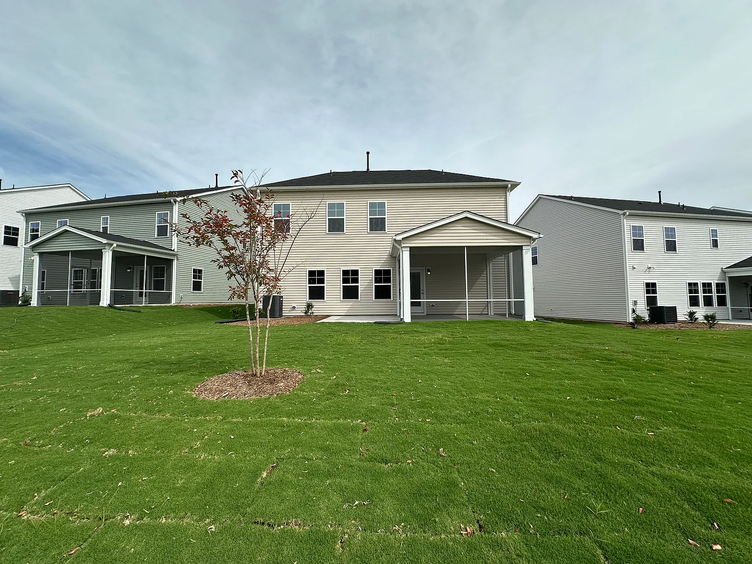 4 bed, 2472 sqft, $2,475 — Photo 4