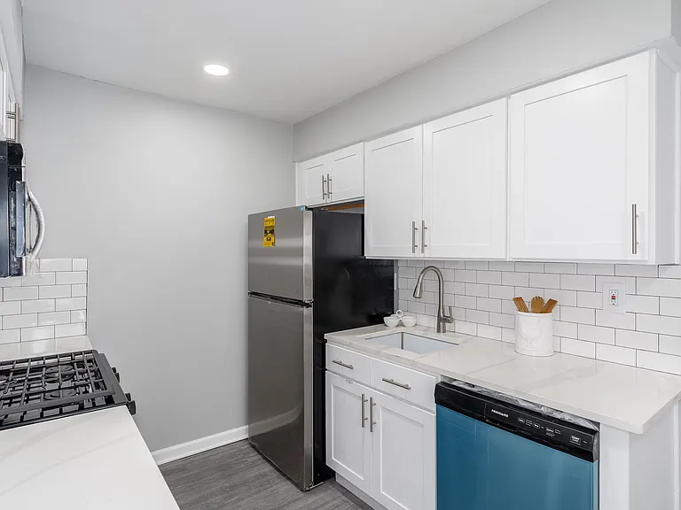 92 Oak St #C16 — Photo 9