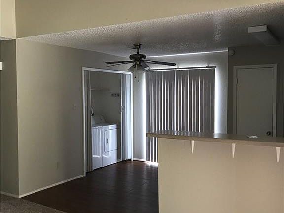 3rd image of 711 Wellesley Ct APT D