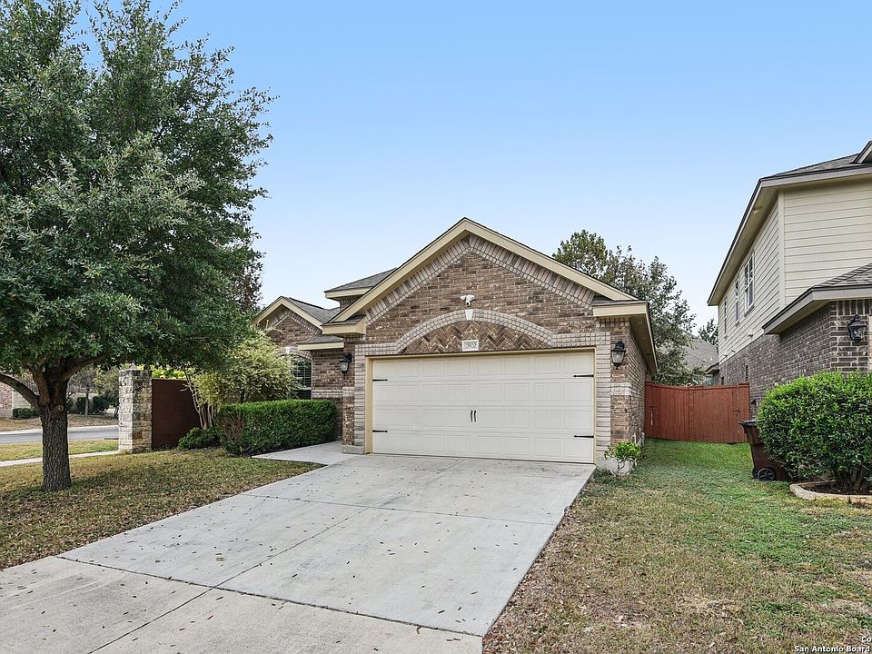 1st image of 12402 Horse Crescent