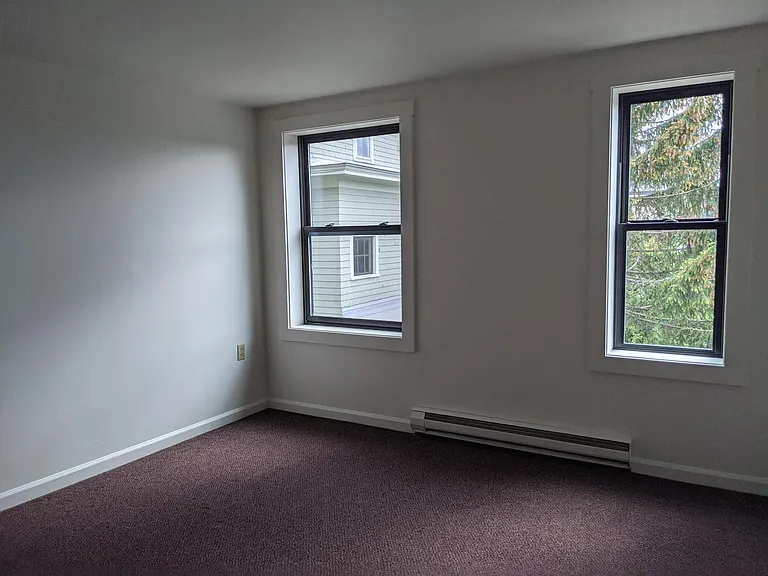 348 College St — Photo 55