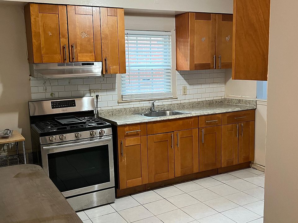 eat in kitchen