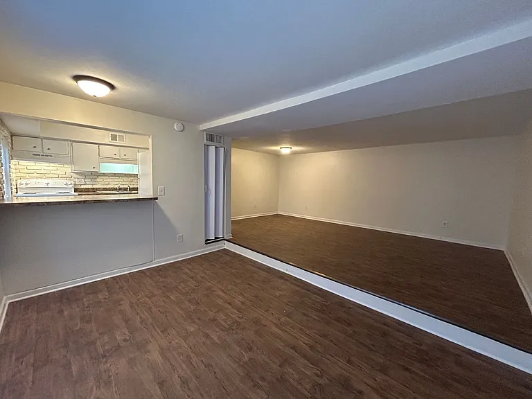 Creekstone Village — Photo 2