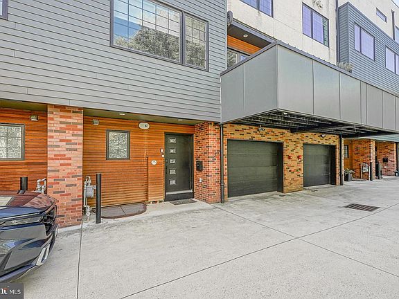 2nd image of 1114 Shackamaxon St #3