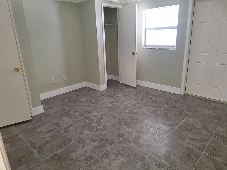 225 W Ann St #B — Photo 2