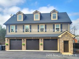 2405 Northfield Rd