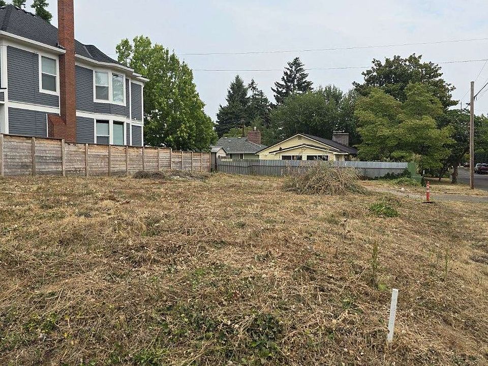 2nd image of SE 44th Ave