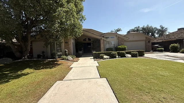 9409 High Oak Dr — Photo 1