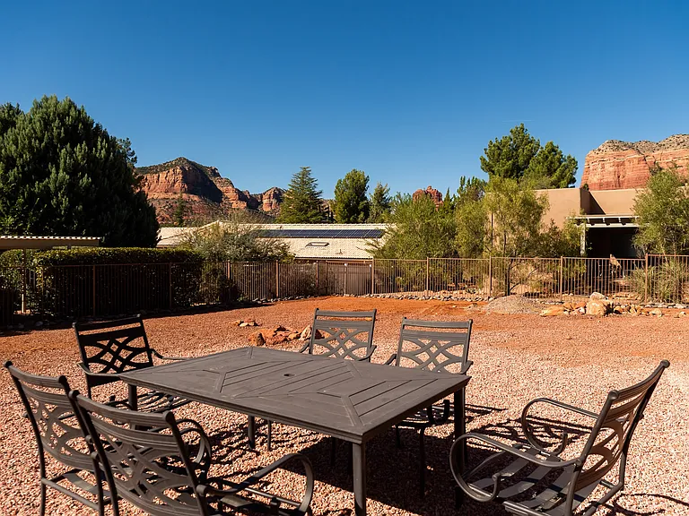 155 Quartz Dr — Photo 8
