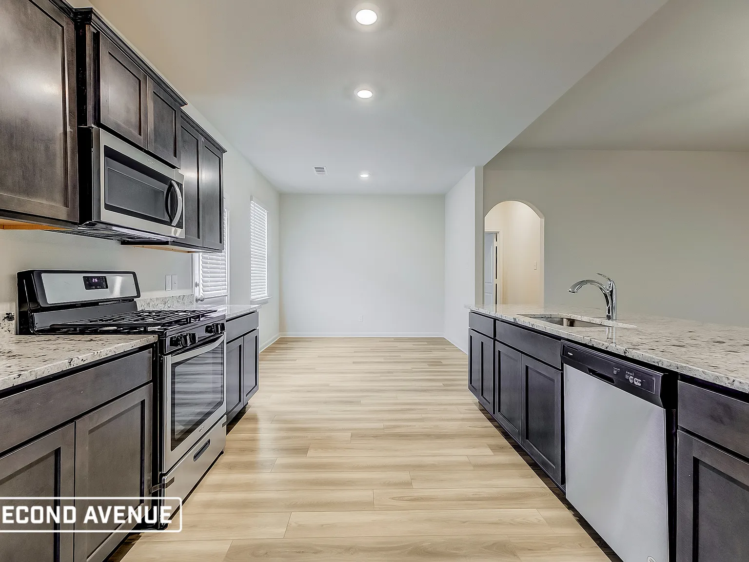 4 bed, 2.0 bath, 1803 sqft, $1,895 — Photo 3