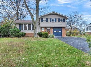 155 Beachwood Ave, Avon Lake, OH 44012