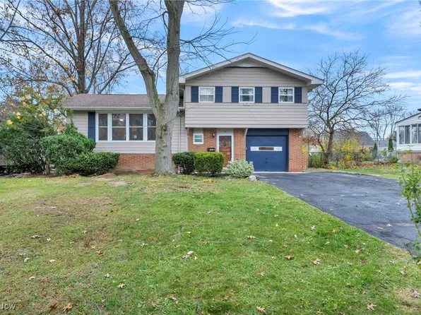 155 Beachwood Ave, Avon Lake, OH 44012