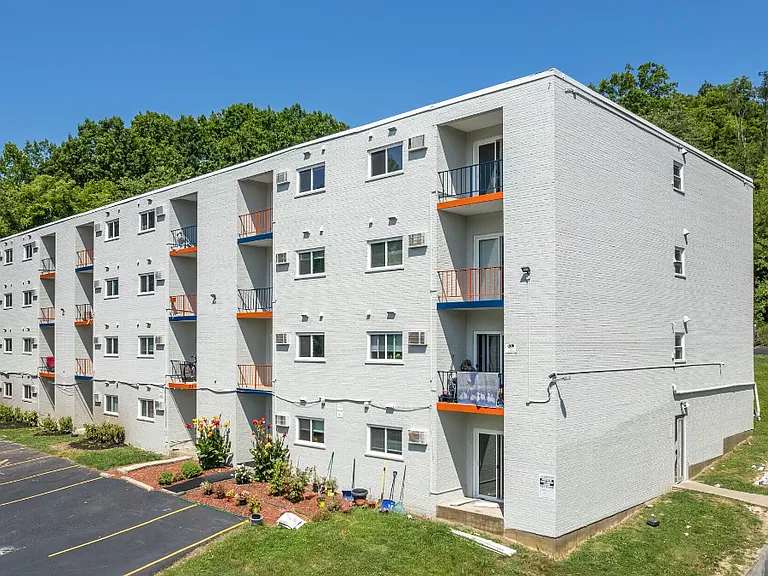2100 Queen City Ave #207 — Photo 2