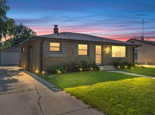 2732 S 15th St, Sheboygan Fls, WI 53081