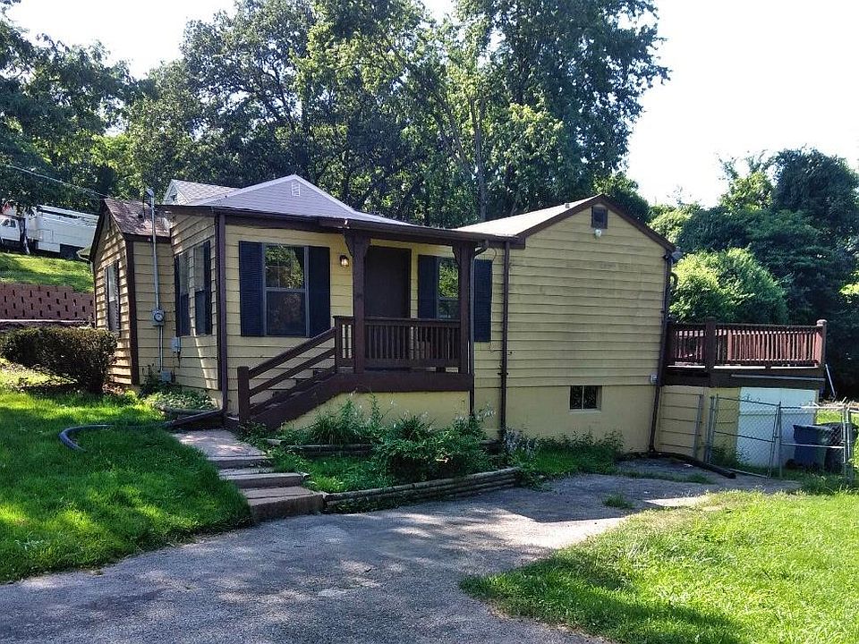 1st image of 10703 Clarendon Ave