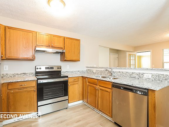3rd image of 1710 Riverchase Circle East NE
