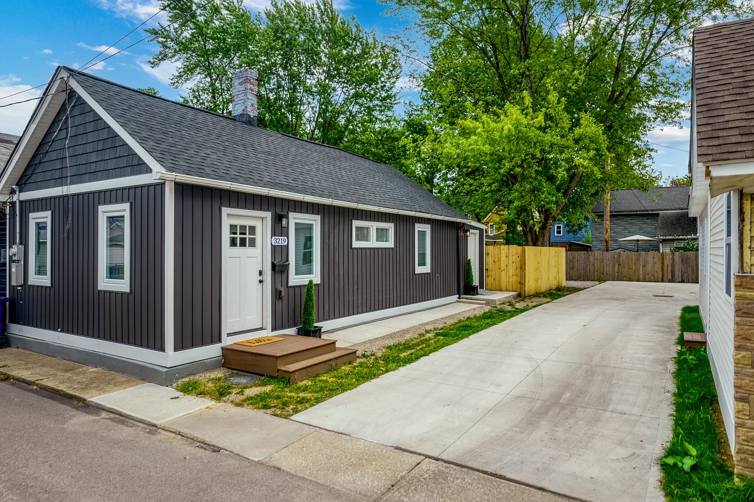 3219 Hancock Ave photo 1