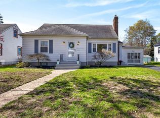 45 Longcroft Rd, Rochester, NY 14609