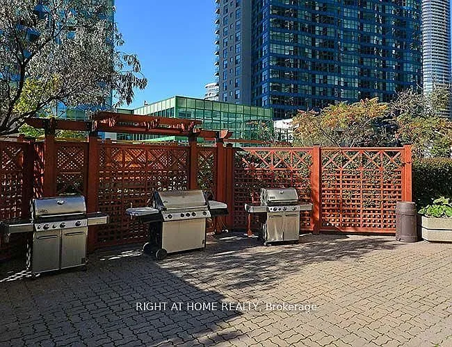 65 Harbour Sq #3306 — Photo 29
