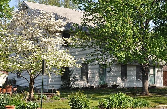 1st image of 707 Brown St