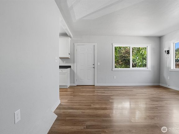 5th image of 1041 Mitchell Avenue