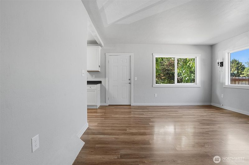 5th image of 1041 Mitchell Avenue