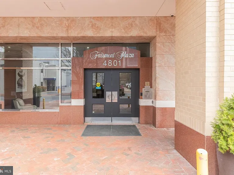 4801 Fairmont Ave #411 — Photo 24