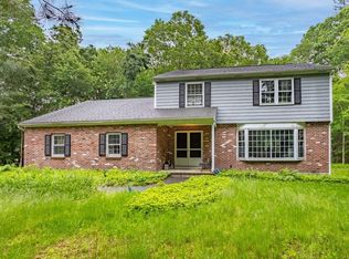 5 Cranberry Ln, Chelmsford, MA 01824
