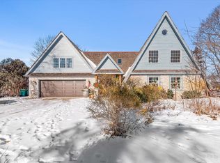 24194 N Grandview Dr, Lake Barrington, IL