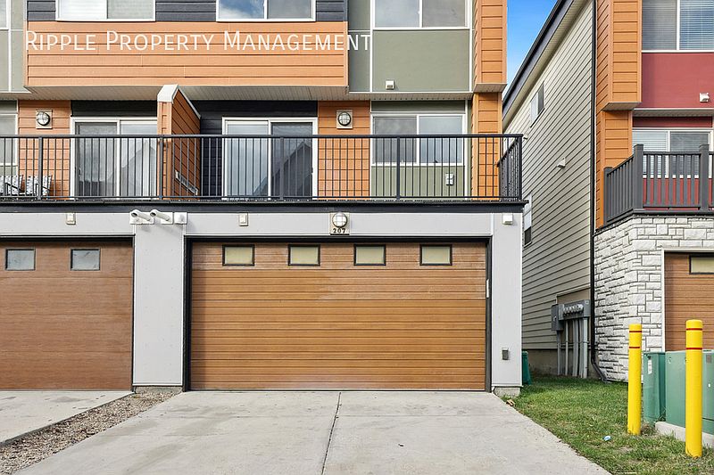 Airdrie Townhouse for rent - 3 Bedrooms — photo 13