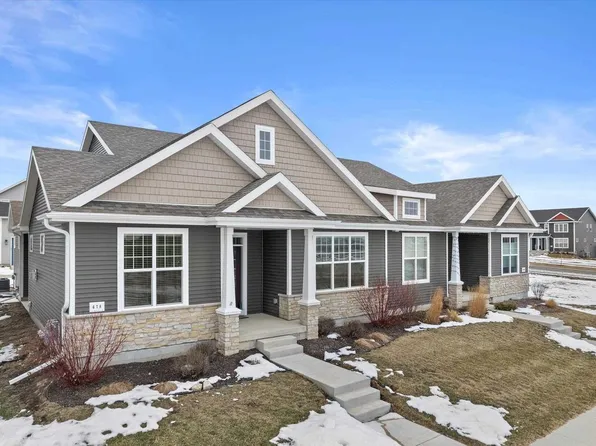 678 Hillcrest Dr, Waunakee, WI 53597