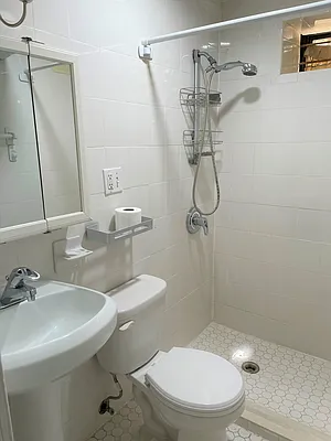 Rented by Brooklyn Real Inc | media 23