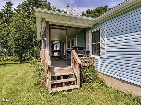 3rd image of 149 Northfield Dr