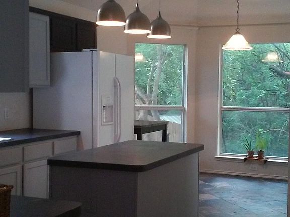 5th image of 2924 Coventry Ln