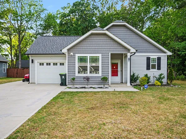 11 Korea St, Franklinton, NC 27525