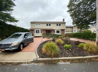 862 Richmond Rd, East Meadow, NY 11554