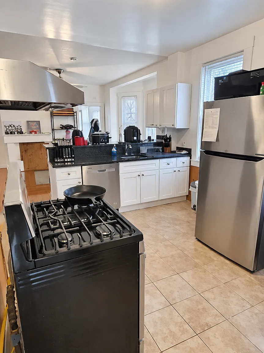3 bed, 1500 sqft, $1,275 — Photo 2