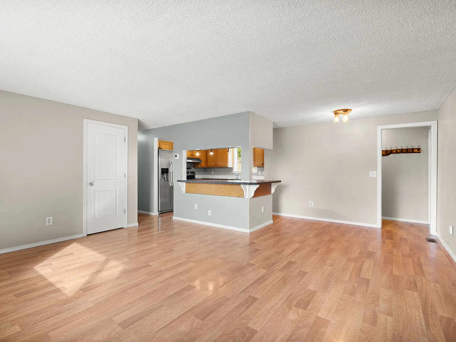 4 bed, 1920 sqft, $2,495 — Photo 2
