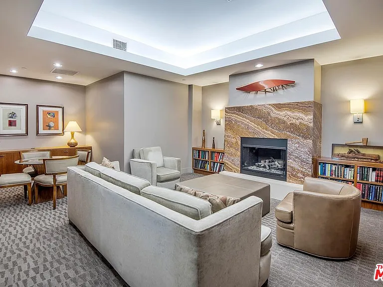 13650 Marina Pointe Dr #1706 — Photo 26