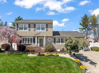 6 Marie Ln, Edison, NJ