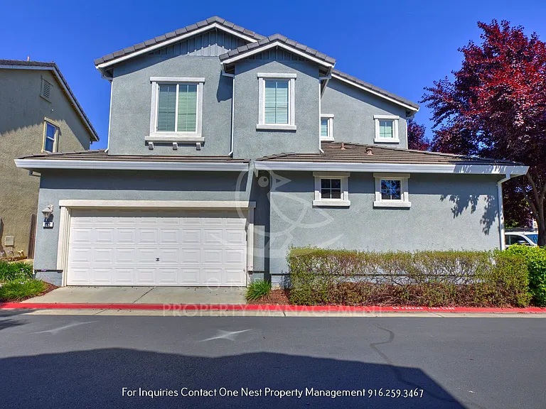 862 Courtyards Loop — Photo 2
