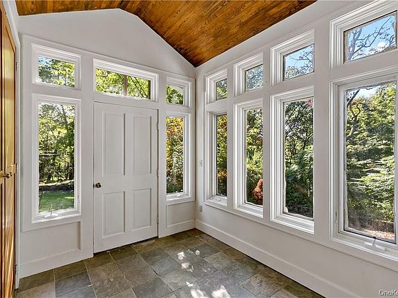 2nd image of 1455 Maiden Ln