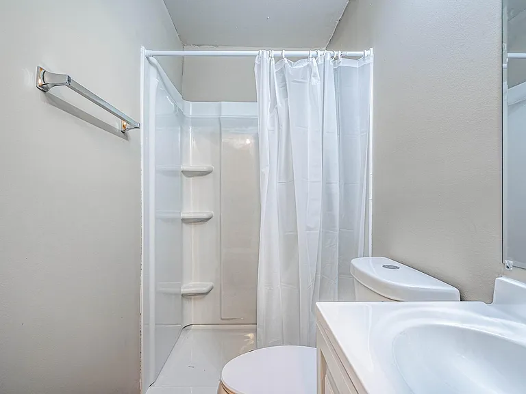 Willow Dr — Photo 4
