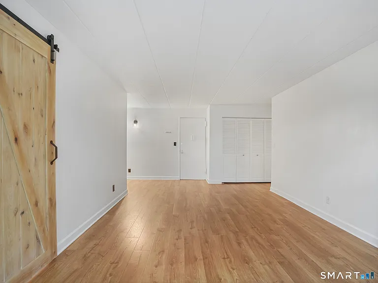 27 Northill St #2J — Photo 7