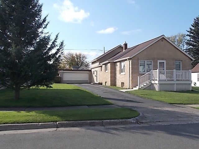 1st image of 823 N 5th Ave