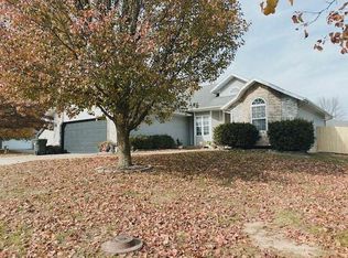 1115 W Poplar, Ozark, MO 65721