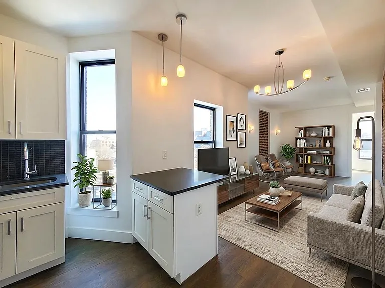 60 New York Ave #4R — Photo 1
