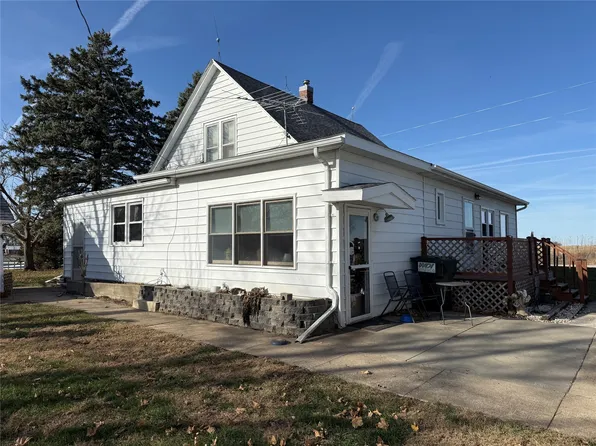 2512 Peru Rd, Peru, IA 50222